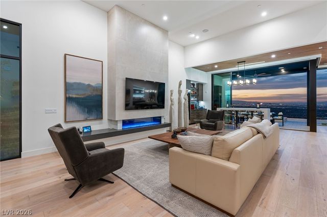 651 Overlook Rim Drive, Henderson, NV 89012