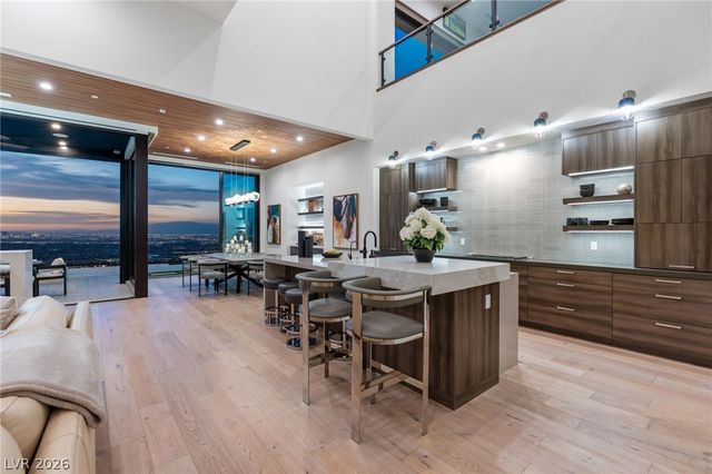 651 Overlook Rim Drive, Henderson, NV 89012