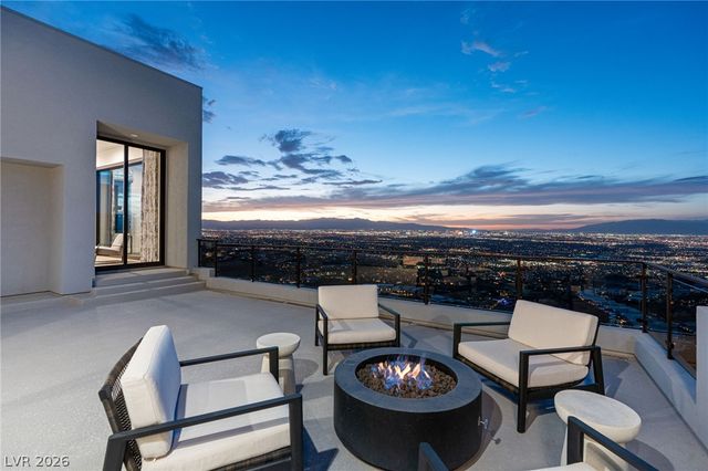 651 Overlook Rim Drive, Henderson, NV 89012