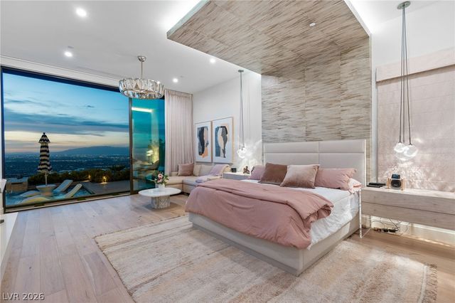 651 Overlook Rim Drive, Henderson, NV 89012