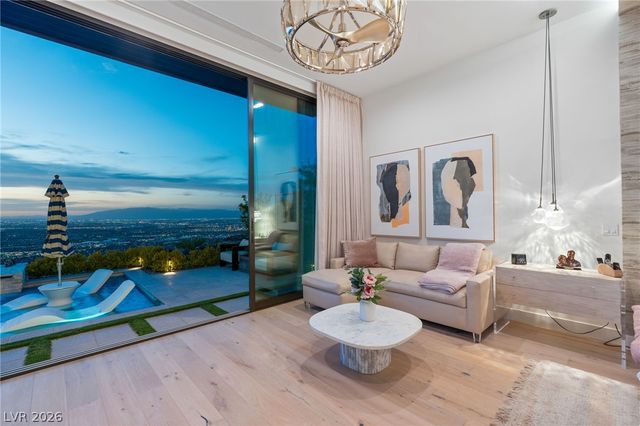 651 Overlook Rim Drive, Henderson, NV 89012
