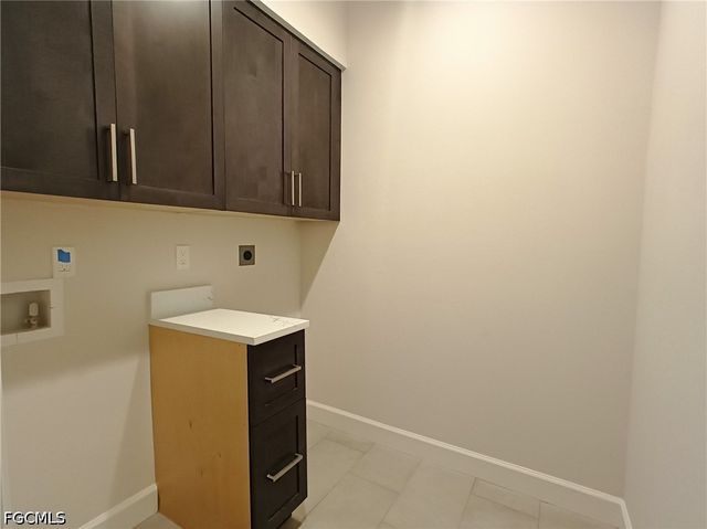 1017 SW 33rd ST, Cape Coral, FL 33914