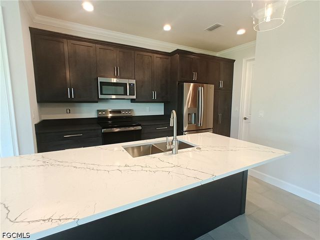 1017 SW 33rd ST, Cape Coral, FL 33914