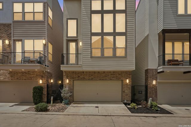 3831 Harry Wurzbach Rd 4, San Antonio, TX 78209