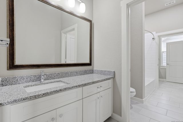 3831 Harry Wurzbach Rd 4, San Antonio, TX 78209