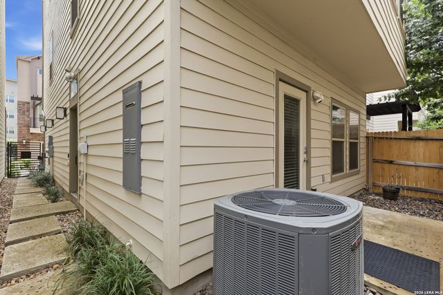 3831 Harry Wurzbach Rd 4, San Antonio, TX 78209