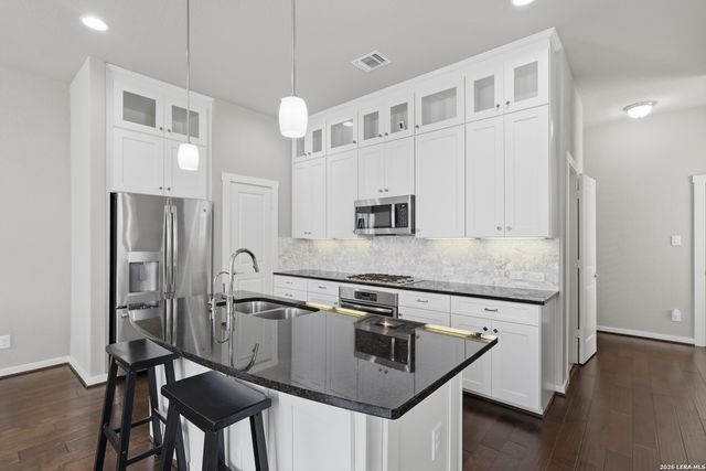 3831 Harry Wurzbach Rd 4, San Antonio, TX 78209