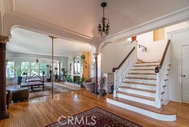 2275 Vasanta Way, Los Angeles, CA 90068