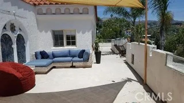 2275 Vasanta Way, Los Angeles, CA 90068