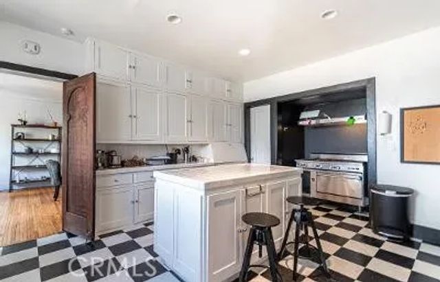 2275 Vasanta Way, Los Angeles, CA 90068