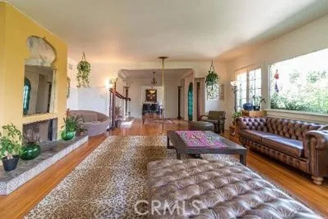 2275 Vasanta Way, Los Angeles, CA 90068