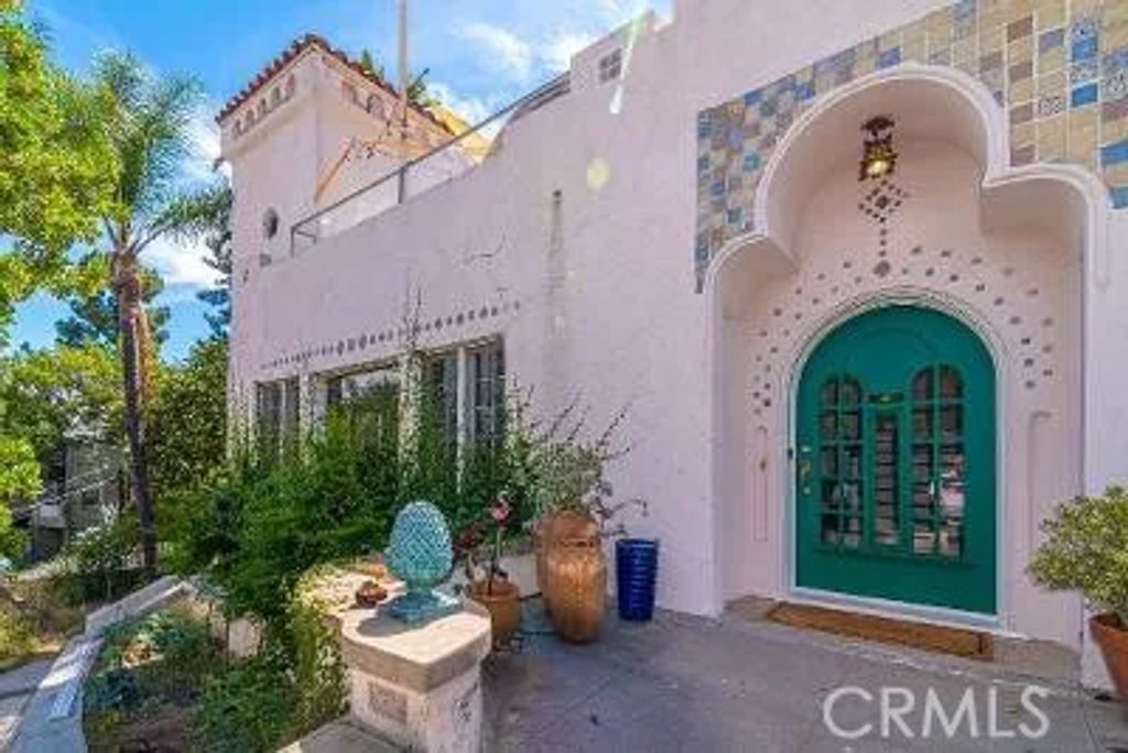 2275 Vasanta Way, Los Angeles, CA 90068