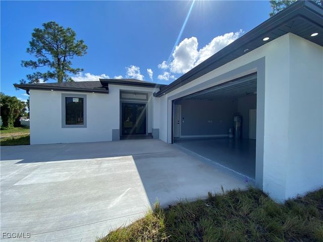 3004 54th ST W, Lehigh Acres, FL 33971