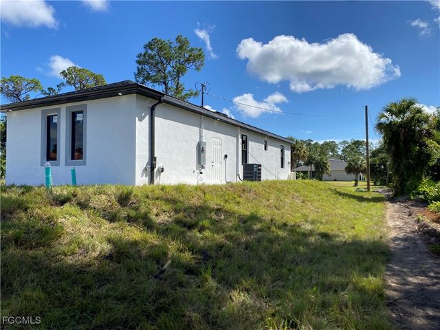 3004 54th ST W, Lehigh Acres, FL 33971
