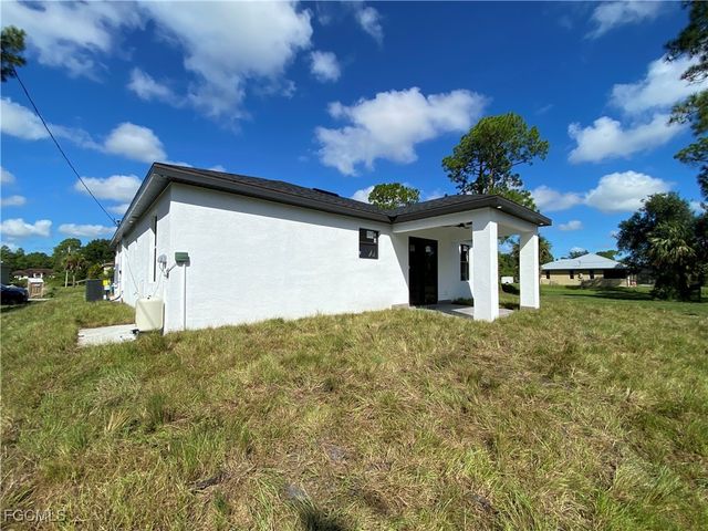 3004 54th ST W, Lehigh Acres, FL 33971