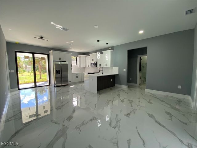 3004 54th ST W, Lehigh Acres, FL 33971