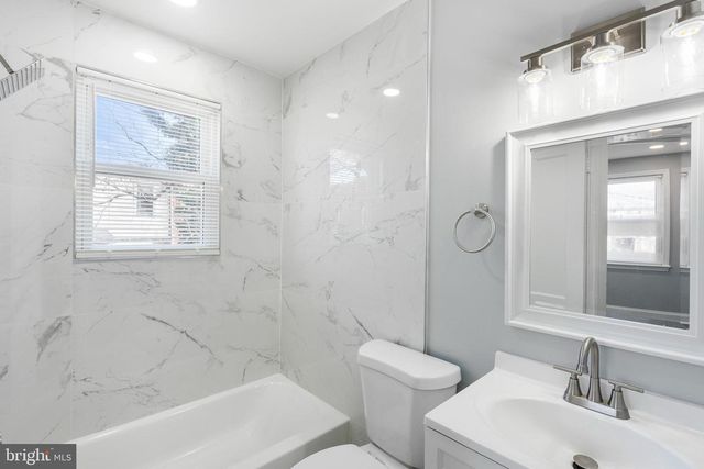 2800 OSWEGO AVE, Baltimore, MD 21215