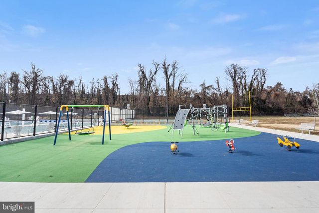 2800 OSWEGO AVE, Baltimore, MD 21215