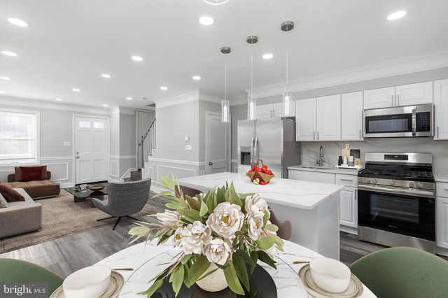 2800 OSWEGO AVE, Baltimore, MD 21215