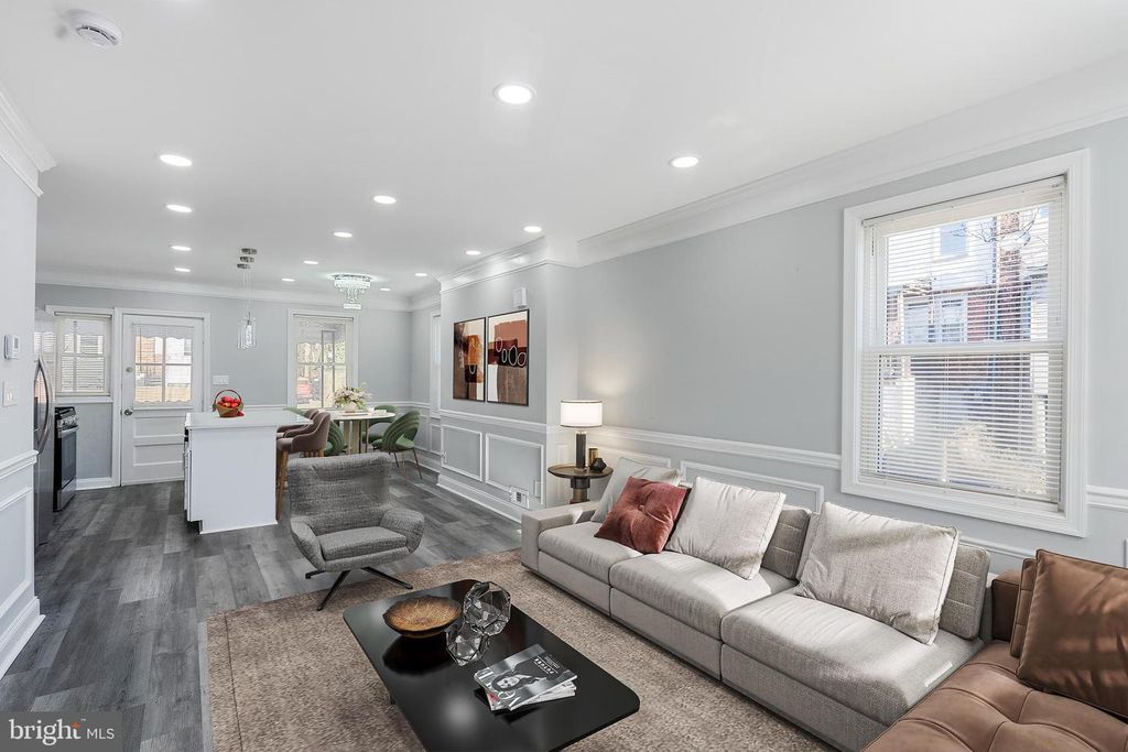 2800 OSWEGO AVE, Baltimore, MD 21215