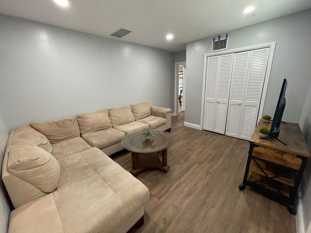 2620 NE 19th Street, Pompano Beach, FL 33062