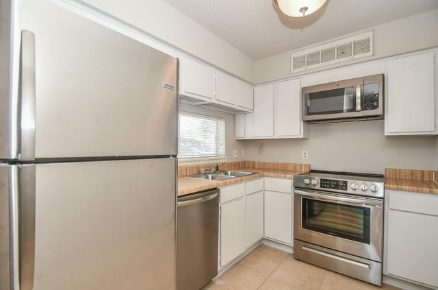 10855 Meadowglen Lane 629, Houston, TX 77042