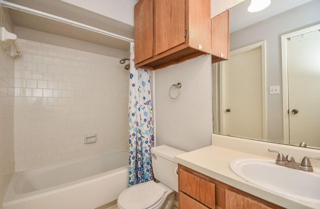 10855 Meadowglen Lane 629, Houston, TX 77042