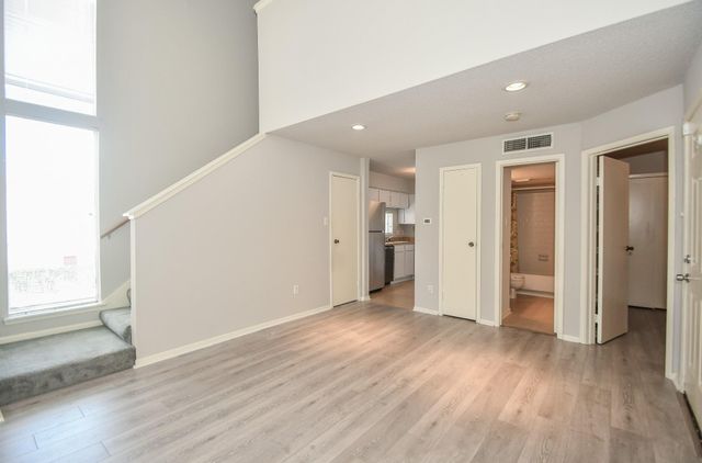 10855 Meadowglen Lane 629, Houston, TX 77042