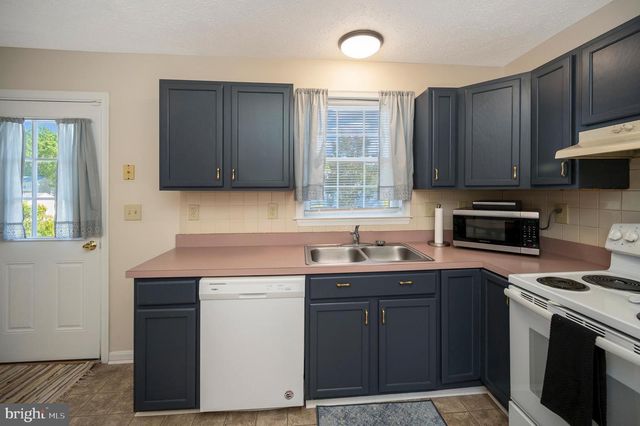 11514 WOODLAND VIEW DR, Fredericksburg, VA 22407