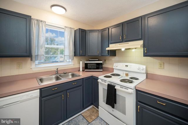 11514 WOODLAND VIEW DR, Fredericksburg, VA 22407