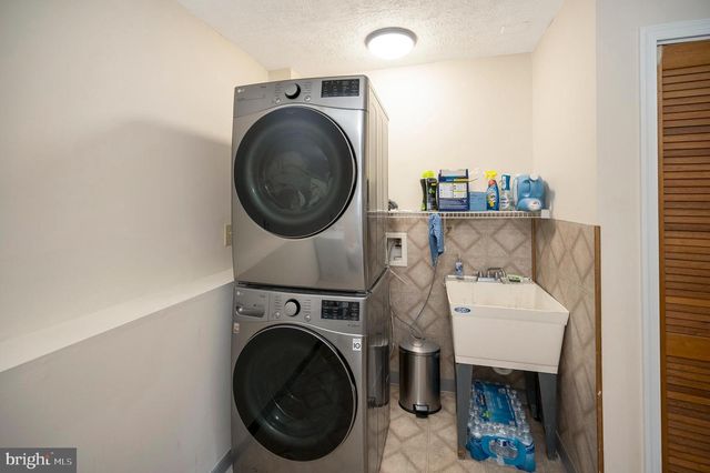 11514 WOODLAND VIEW DR, Fredericksburg, VA 22407