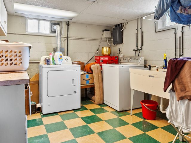 411 N Lafayette Street, Griffith, IN 46319