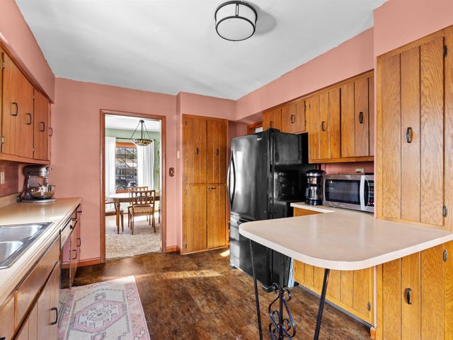 411 N Lafayette Street, Griffith, IN 46319