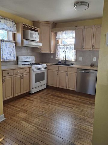 4114 21st AVENUE, Kenosha, WI 53140