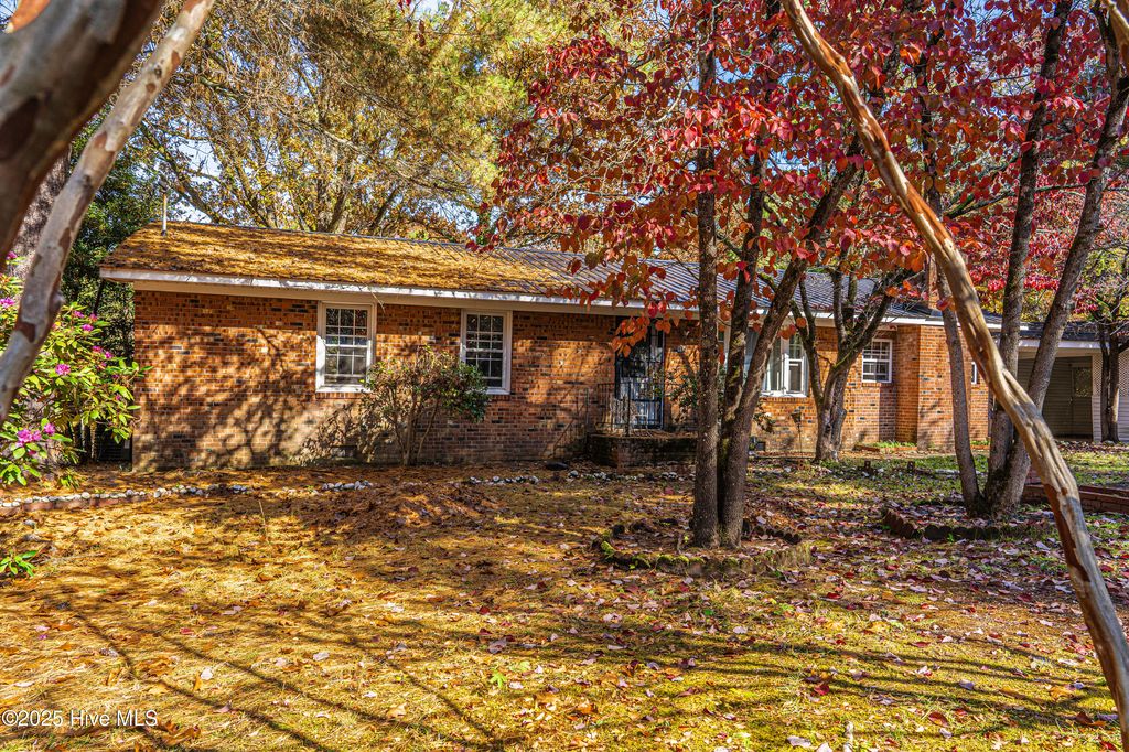 806 Currie Street, Carthage, NC 28327