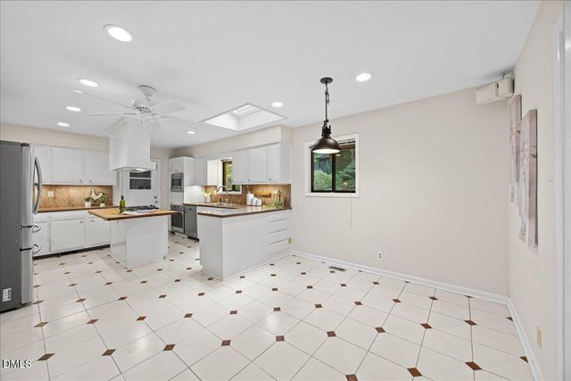 611 Greenwood Rd Exd, Chapel Hill, NC 27514