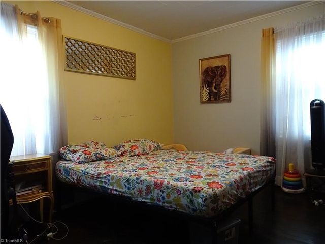 345 E Starmount Avenue, Liberty, NC 27298