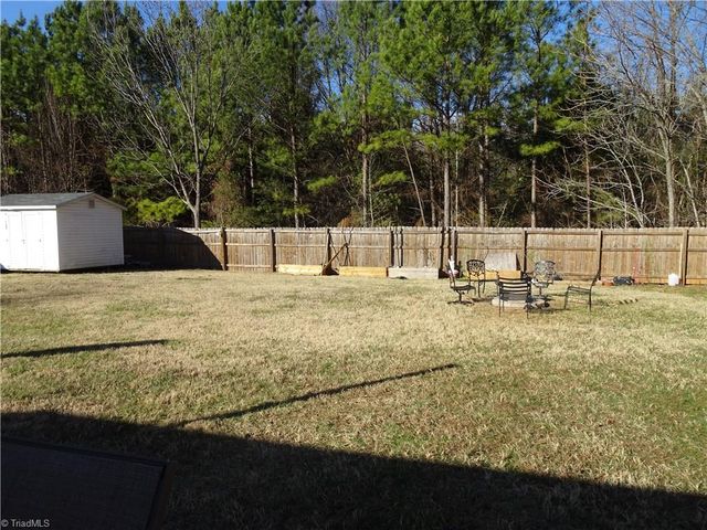 345 E Starmount Avenue, Liberty, NC 27298