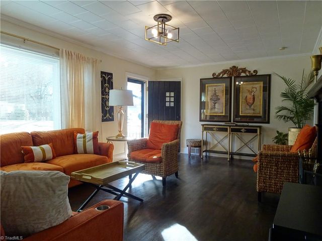 345 E Starmount Avenue, Liberty, NC 27298