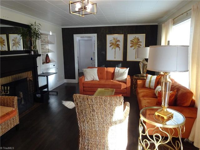 345 E Starmount Avenue, Liberty, NC 27298