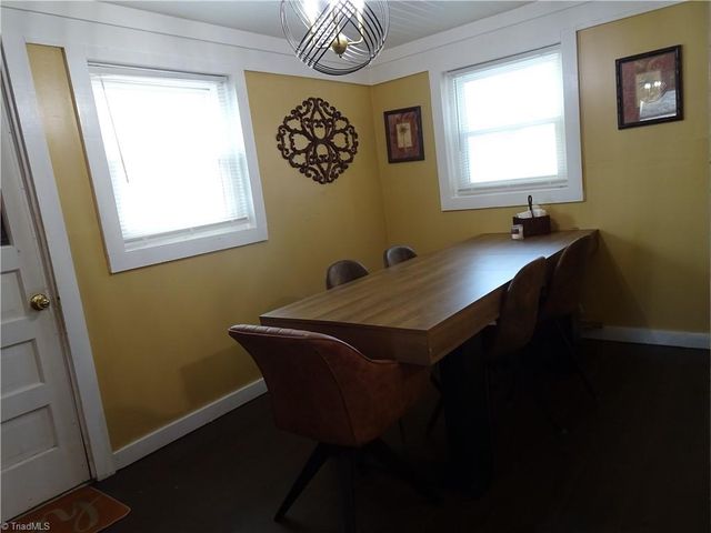 345 E Starmount Avenue, Liberty, NC 27298