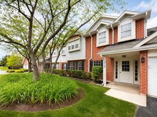 1316 E Evergreen Drive 8, Palatine, IL 60074