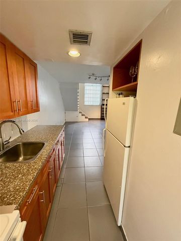 335 Navarre Ave 7, Coral Gables, FL 33134