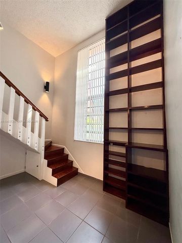 335 Navarre Ave 7, Coral Gables, FL 33134