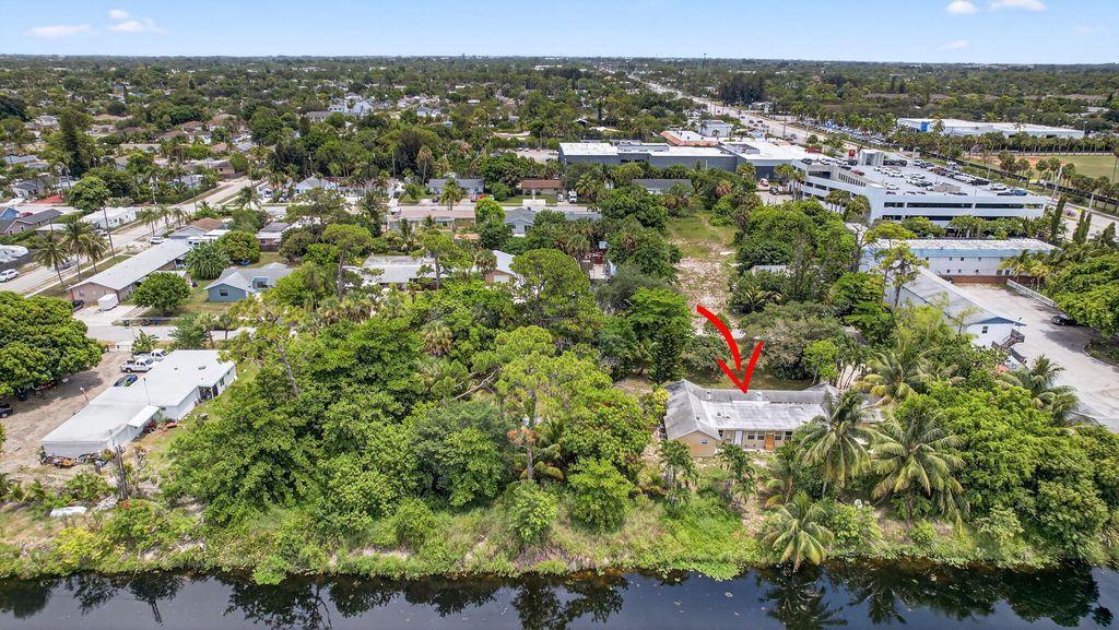 129 Fleming Avenue, Greenacres, FL 33463