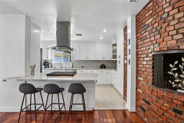 16729 Archwood, Lake Balboa, CA 91406