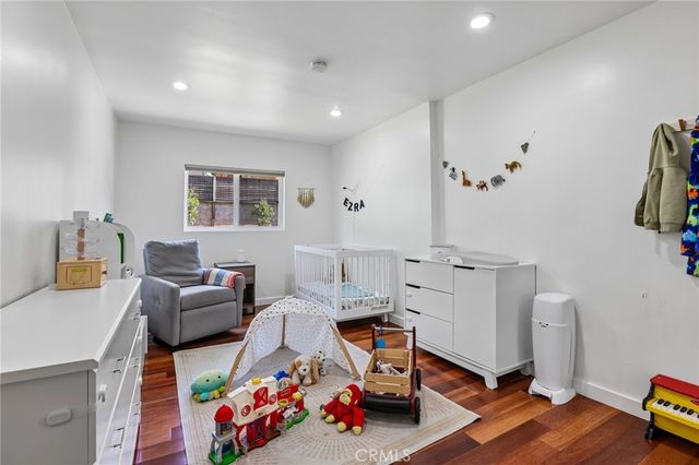 16729 Archwood, Lake Balboa, CA 91406