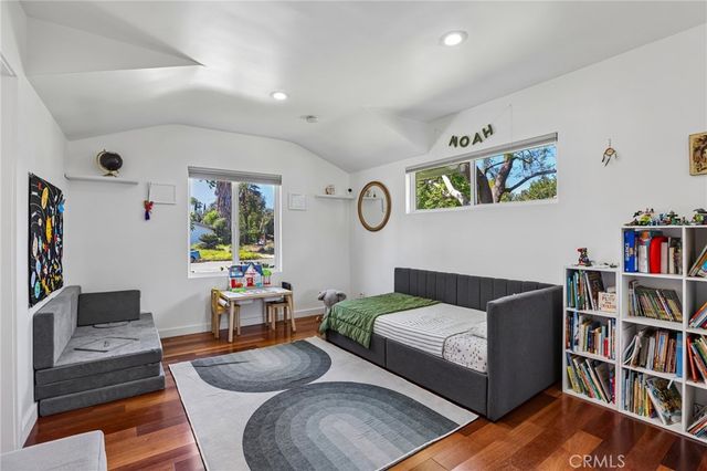 16729 Archwood, Lake Balboa, CA 91406
