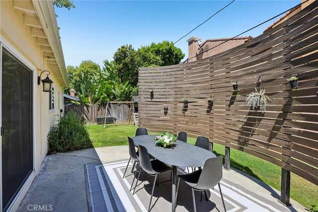 16729 Archwood, Lake Balboa, CA 91406