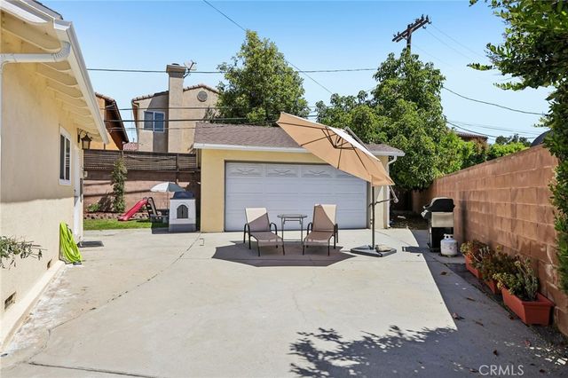 16729 Archwood, Lake Balboa, CA 91406